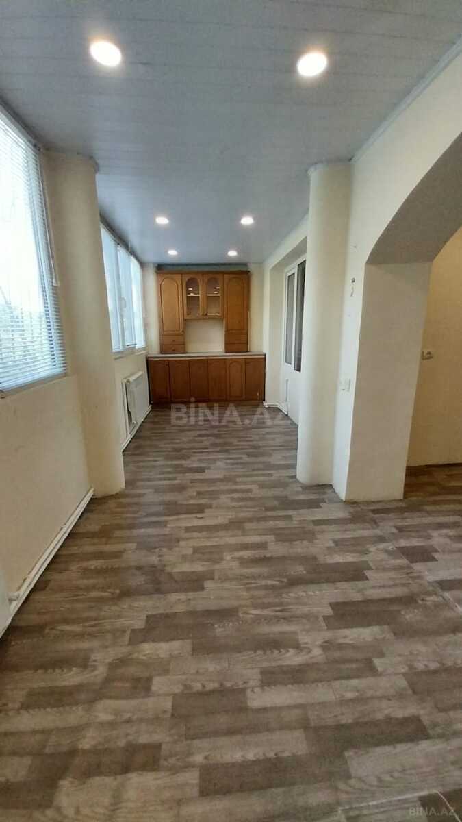 3 otaqlı Köhnə tikili, Elmlər Akademiyası m., Bakı