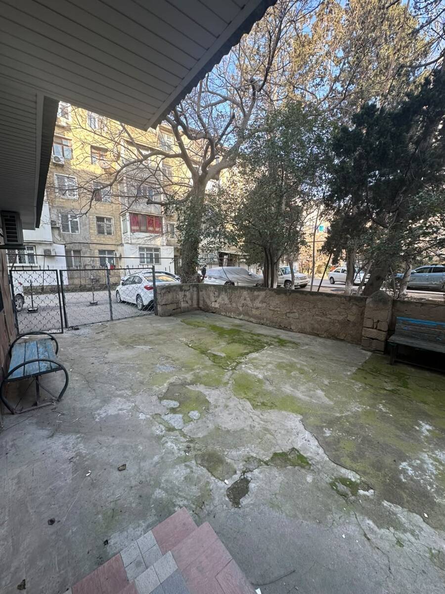 8 otaqlı Köhnə tikili, İnşaatçılar m., Bakı