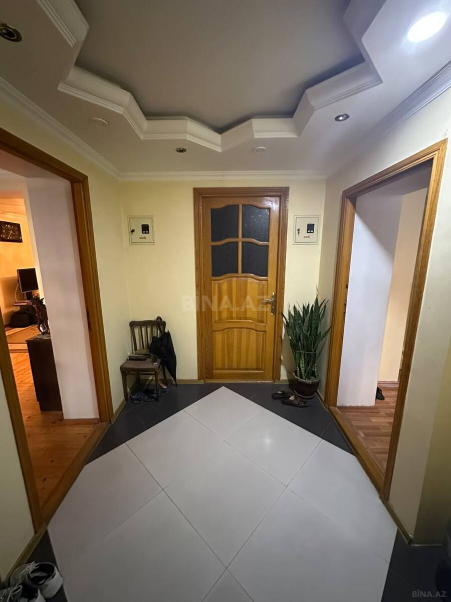 8 otaqlı Köhnə tikili, İnşaatçılar m., Bakı