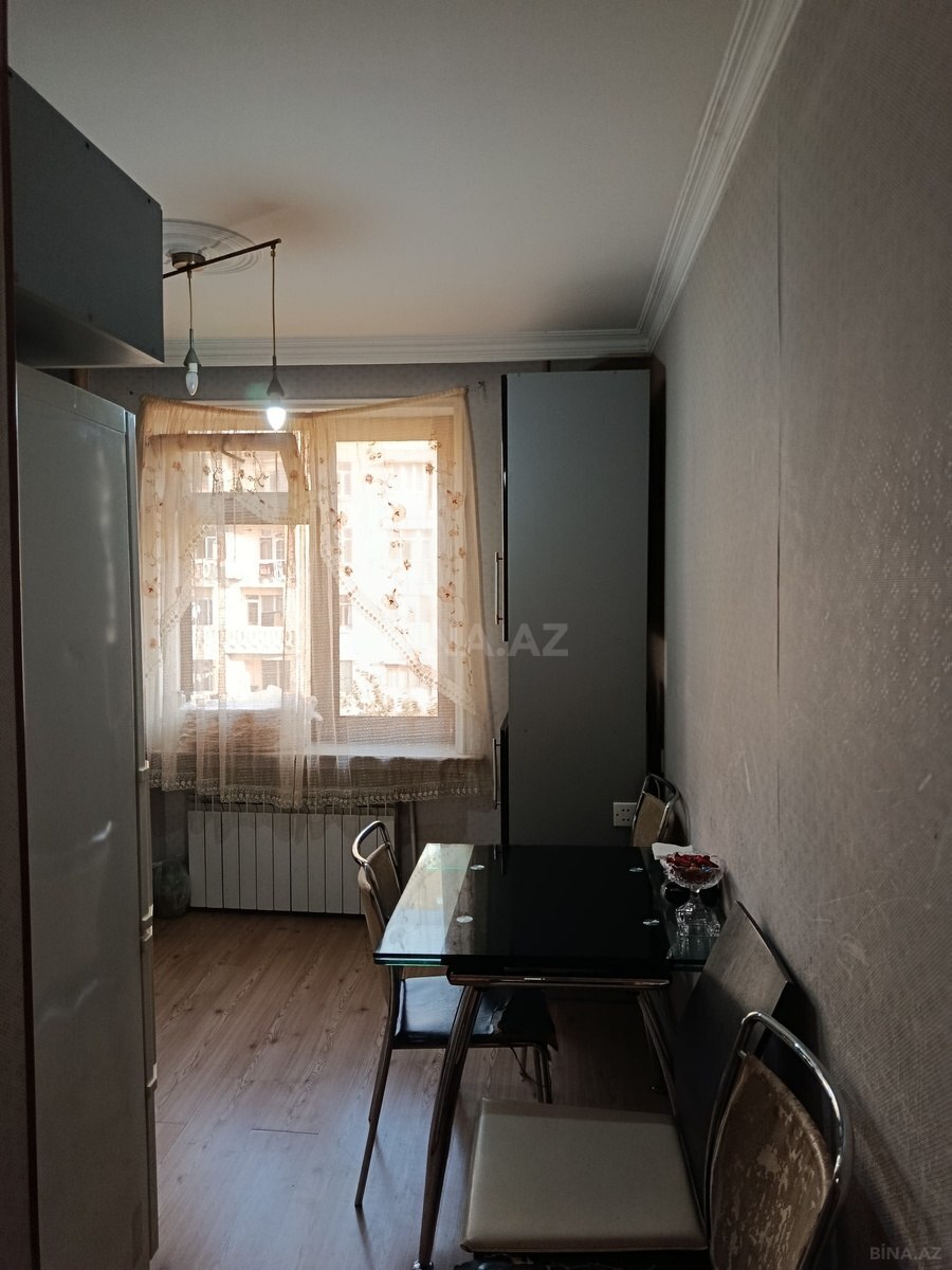 2 otaqlı Köhnə tikili, Bakıxanov q., Bakı
