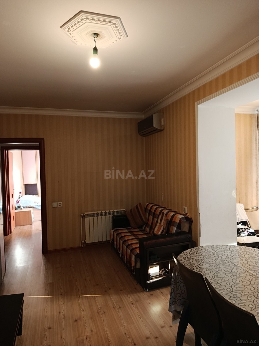 2 otaqlı Köhnə tikili, Bakıxanov q., Bakı