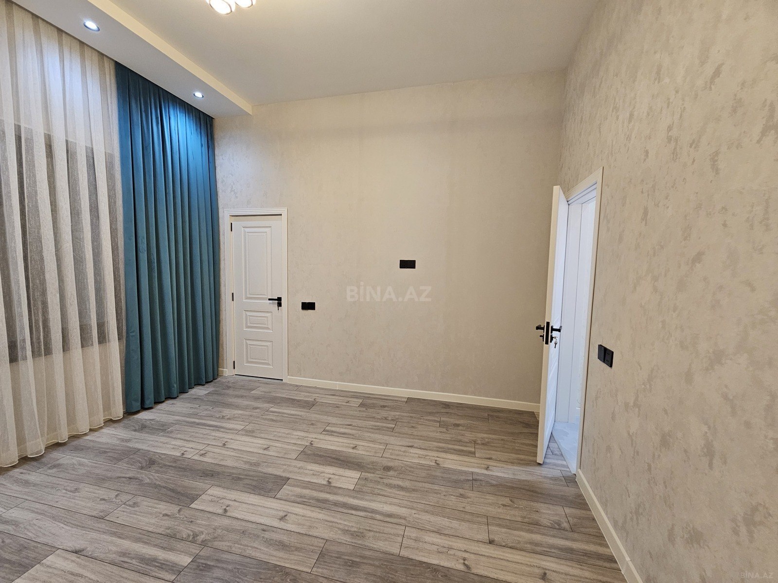 4 otaqlı Həyət evi/Bağ evi, Şüvəlan q., Bakı