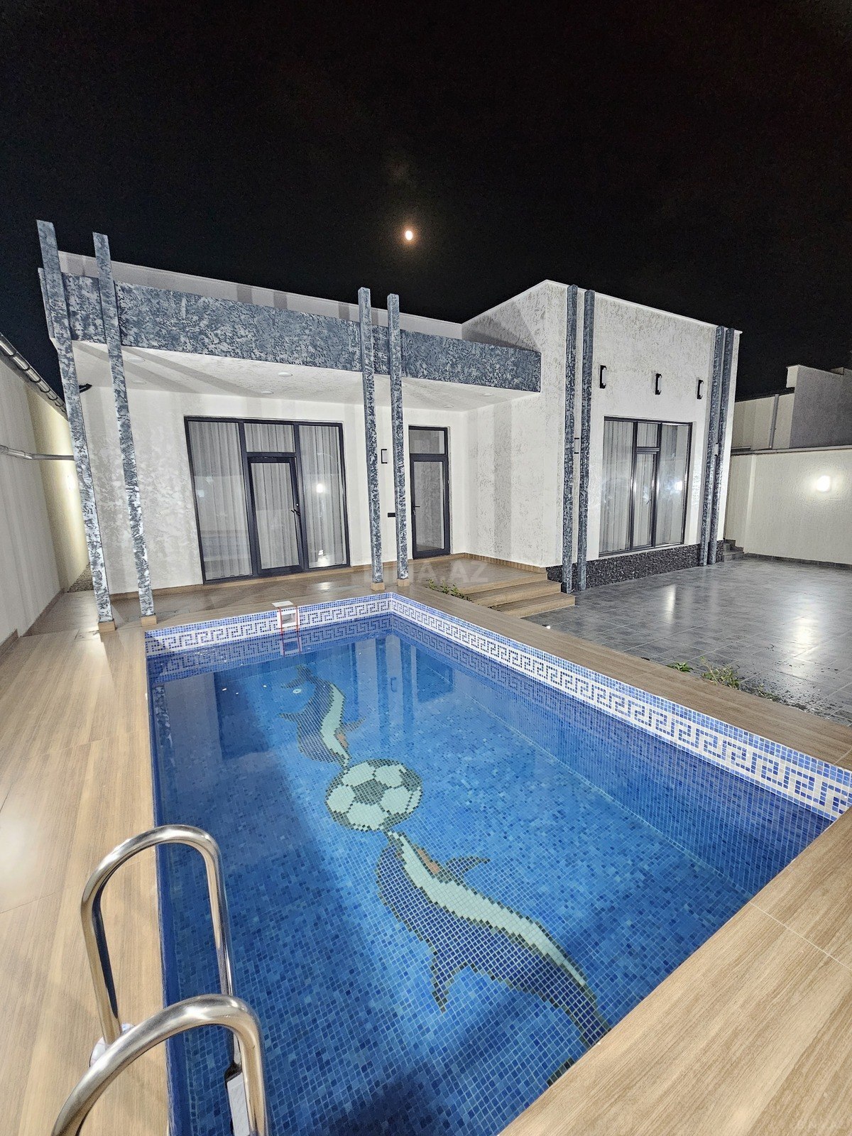 4 otaqlı, 150.0 m², Şüvəlan