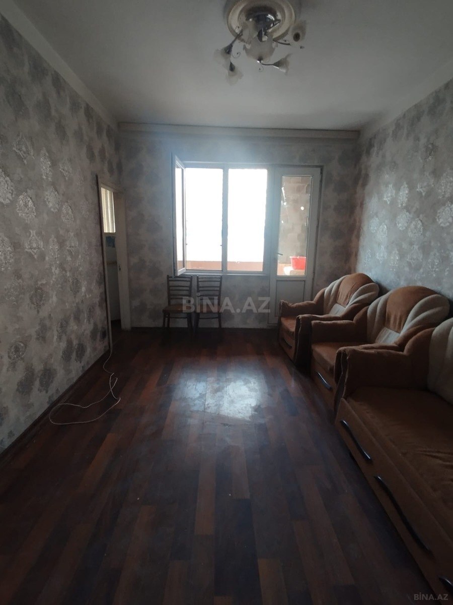 3 otaqlı Köhnə tikili, Memar Əcəmi m., Bakı