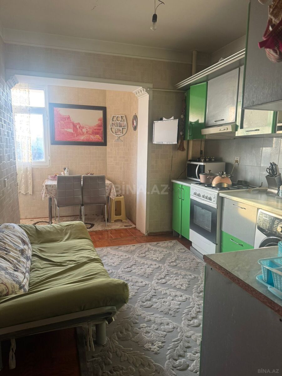 3 otaqlı Köhnə tikili, Xalqlar Dostluğu m., Bakı