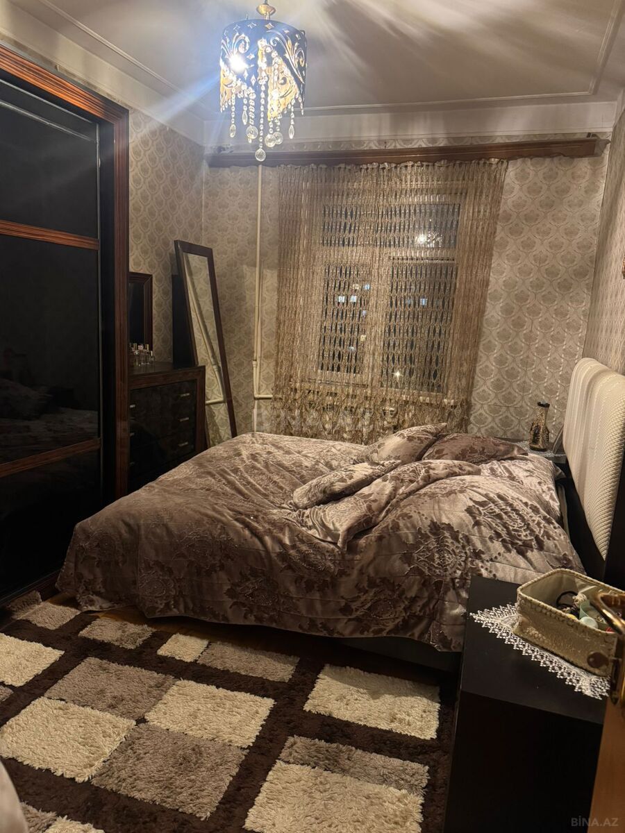 3 otaqlı Köhnə tikili, Xalqlar Dostluğu m., Bakı