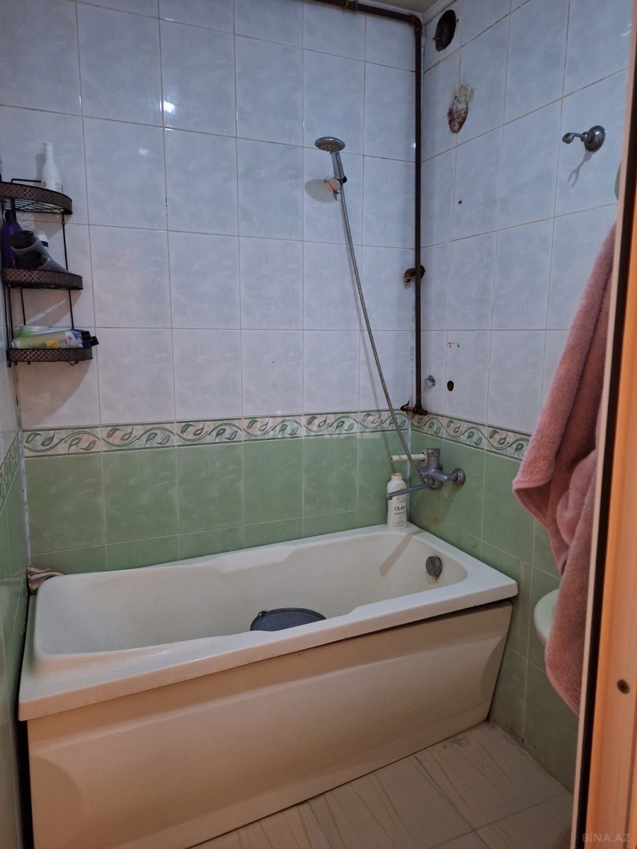 2 otaqlı Köhnə tikili, Memar Əcəmi m., Bakı