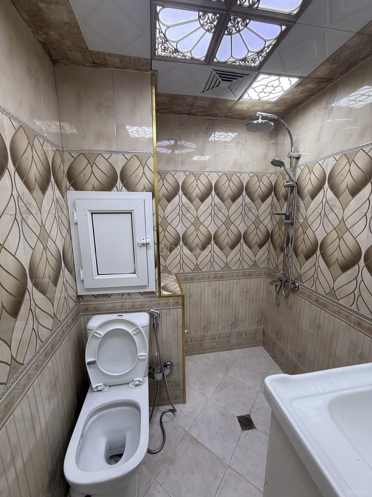 2 otaqlı Köhnə tikili, Memar Əcəmi m., Bakı