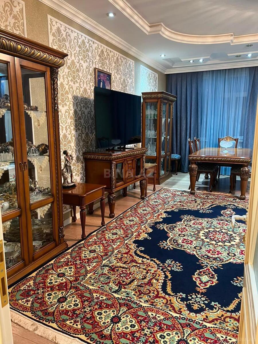 4 otaqlı Yeni tikili, Şah İsmayıl Xətai m., Bakı