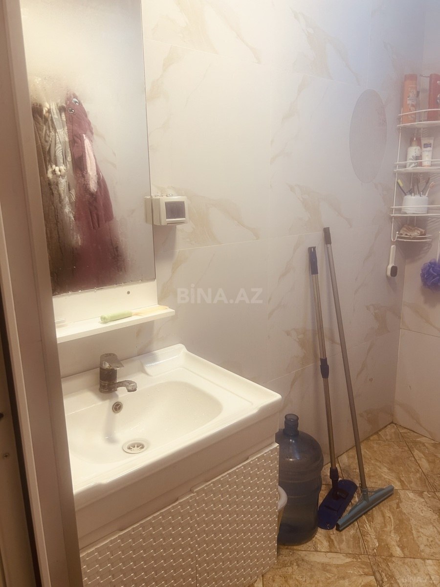 3 otaqlı Köhnə tikili, Xalqlar Dostluğu m., Bakı