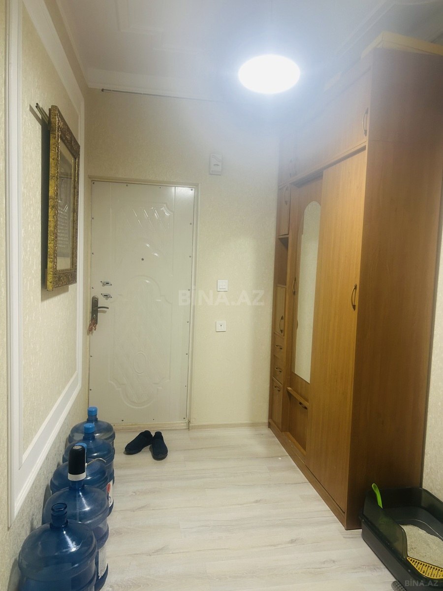 3 otaqlı Köhnə tikili, Xalqlar Dostluğu m., Bakı