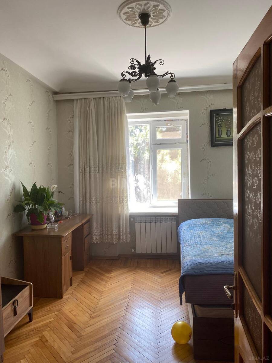 4 otaqlı Köhnə tikili, Neftçilər m., Bakı