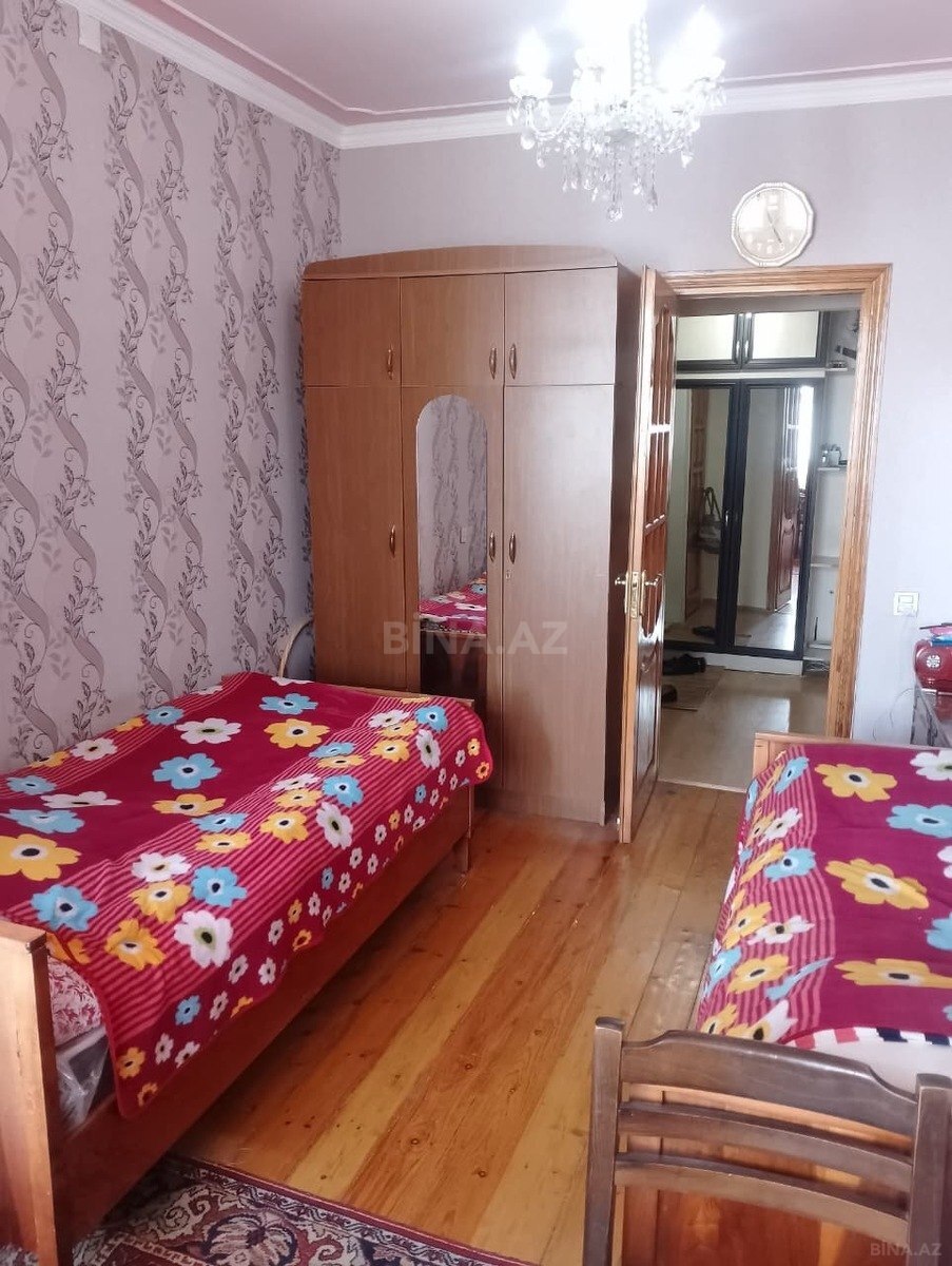 3 otaqlı Köhnə tikili, Yeni Günəşli q., Bakı