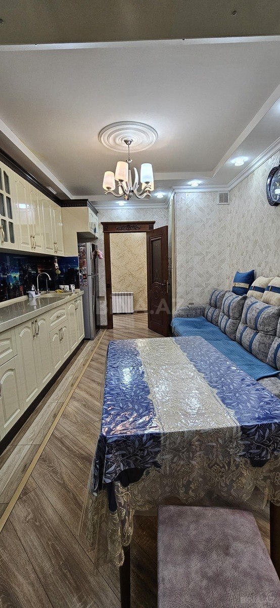 6 otaqlı Köhnə tikili, Sumqayıt
