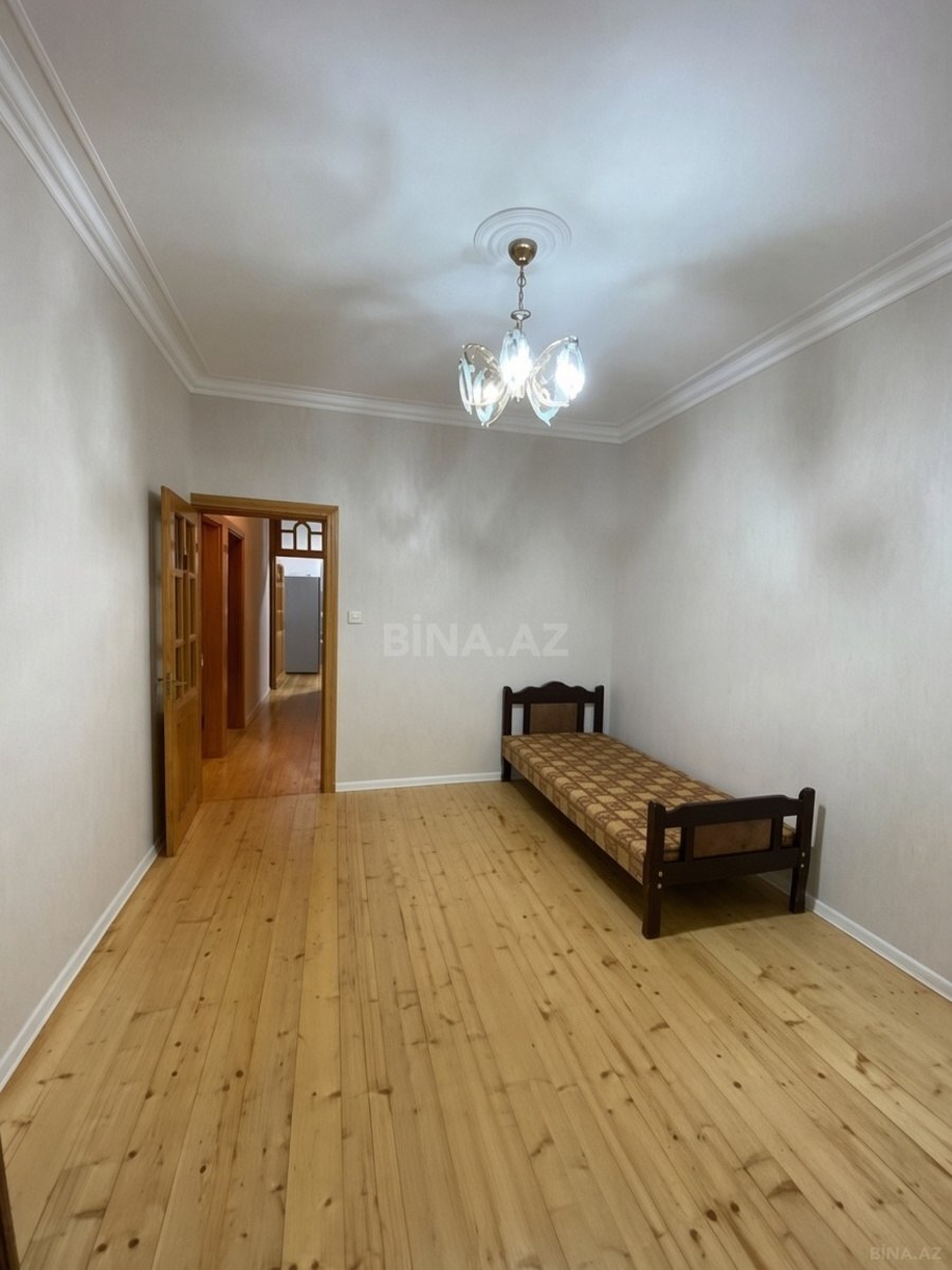 2 otaqlı Köhnə tikili, Qaraçuxur q., Bakı