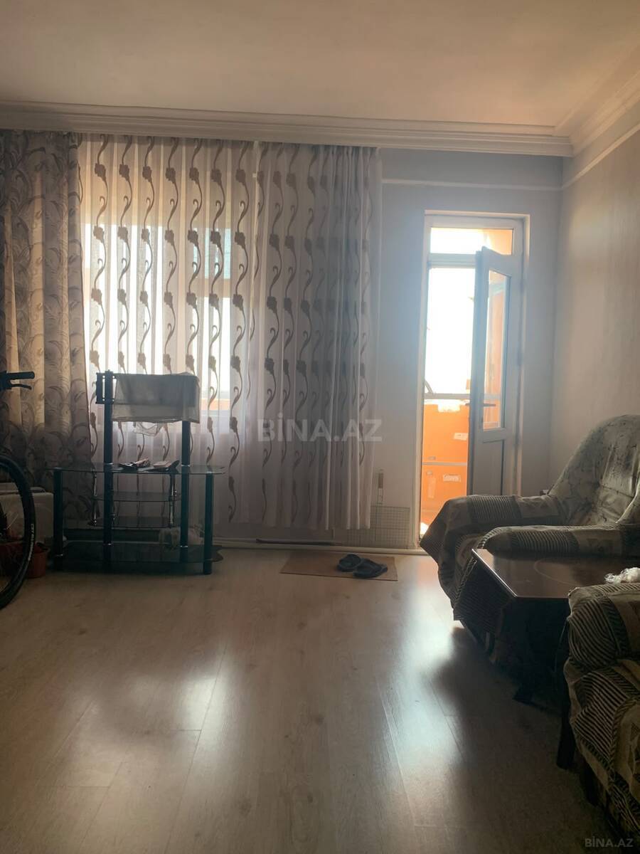 3 otaqlı Köhnə tikili, Qara Qarayev m., Bakı
