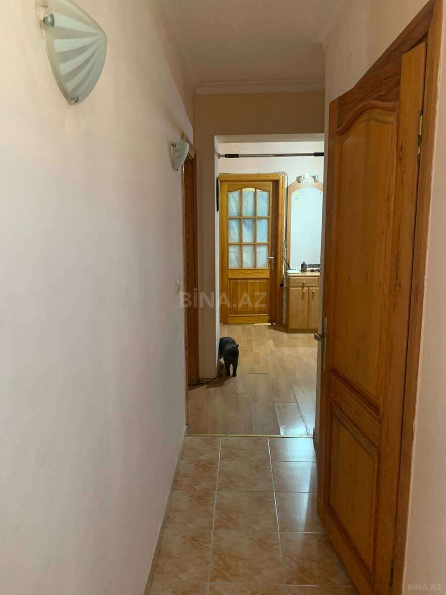3 otaqlı Köhnə tikili, Qara Qarayev m., Bakı