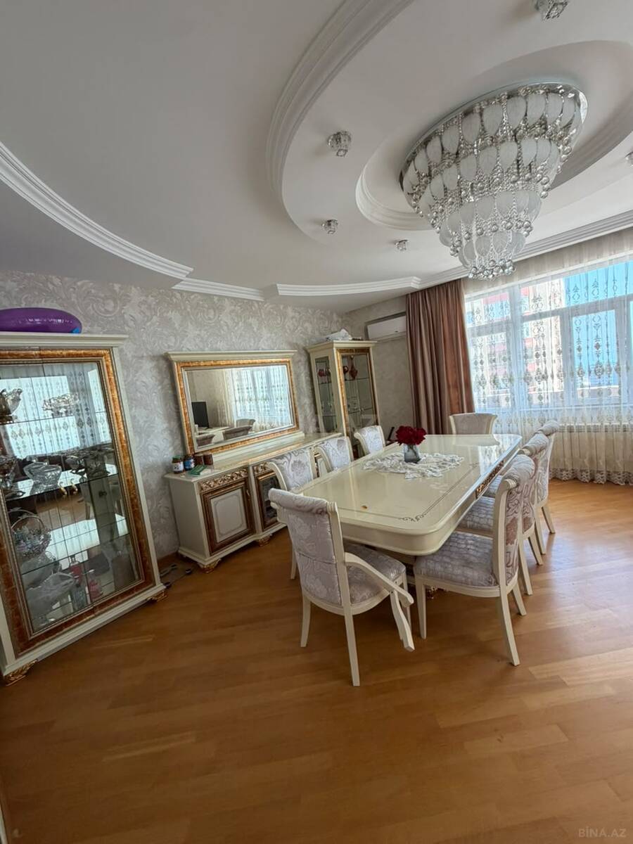 3 otaqlı, 135.0 m²