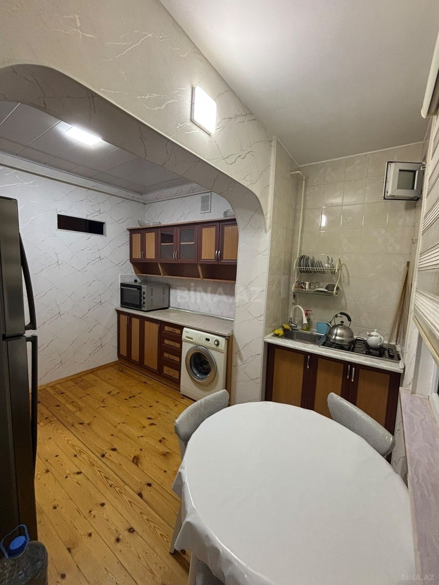 2 otaqlı Köhnə tikili, Xalqlar Dostluğu m., Bakı