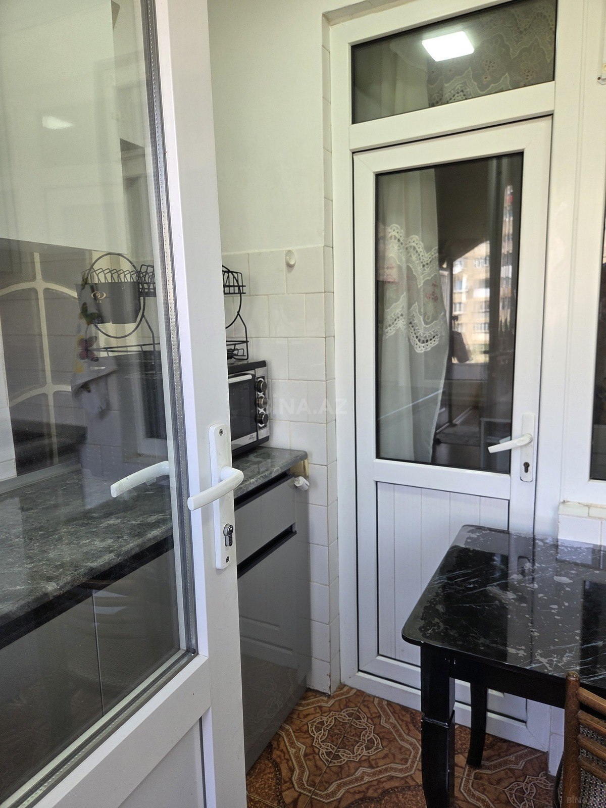 3 otaqlı Köhnə tikili, Həzi Aslanov q., Bakı