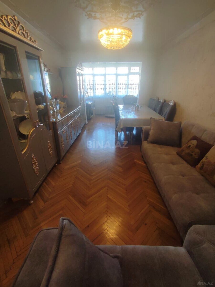 4 otaqlı Köhnə tikili, Neftçilər m., Bakı
