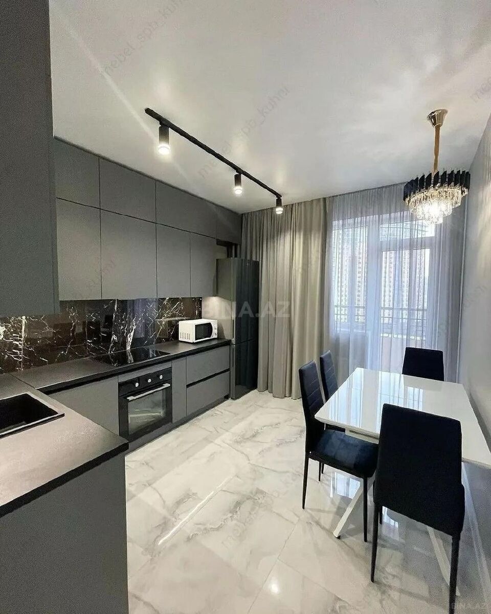 4 otaqlı Yeni tikili, Şah İsmayıl Xətai m., Bakı
