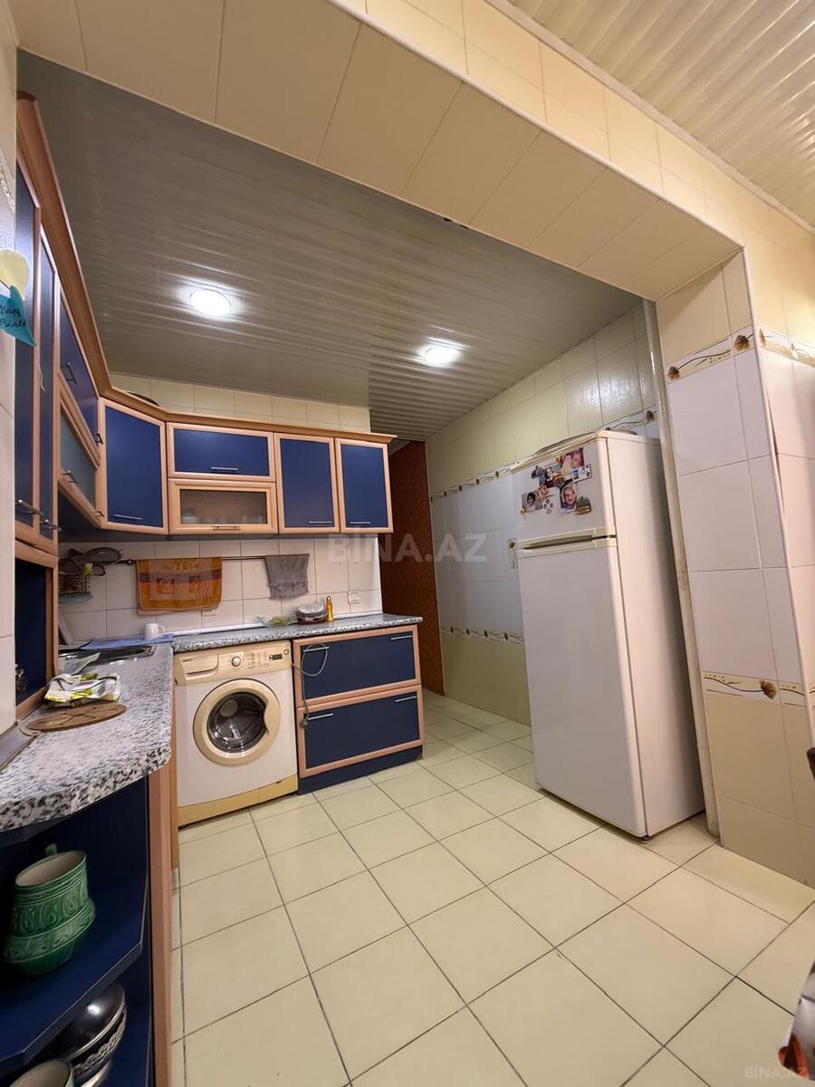 4 otaqlı Köhnə tikili, Həzi Aslanov m., Bakı