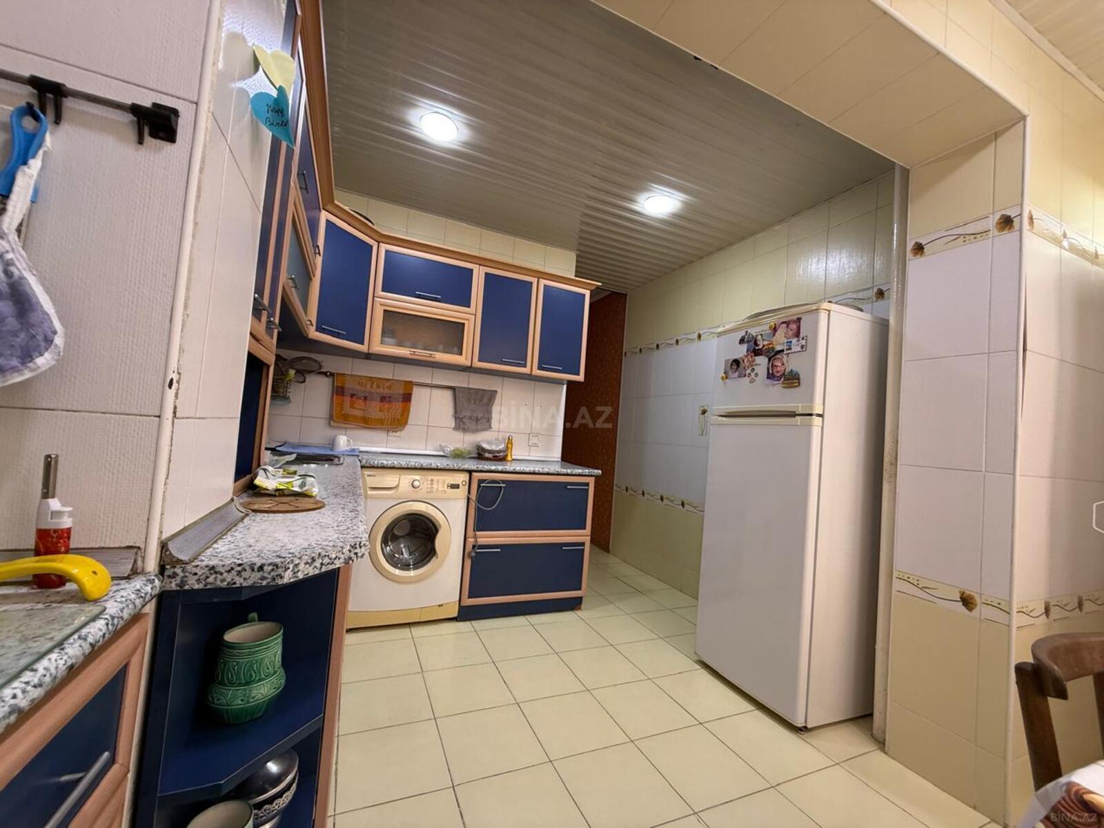 4 otaqlı Köhnə tikili, Həzi Aslanov m., Bakı