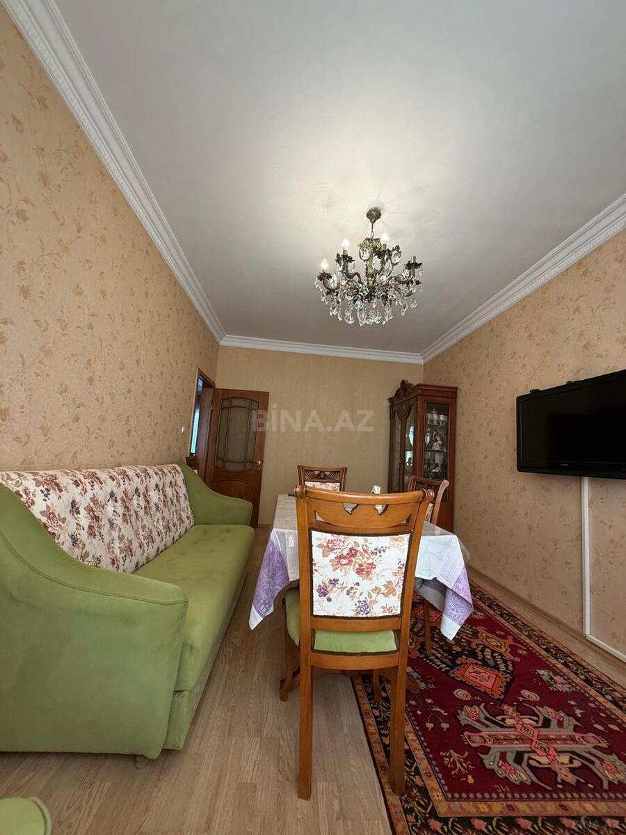 4 otaqlı Köhnə tikili, Həzi Aslanov m., Bakı