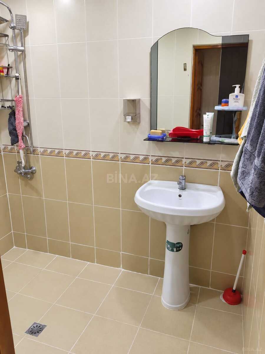 4 otaqlı Köhnə tikili, Xalqlar Dostluğu m., Bakı
