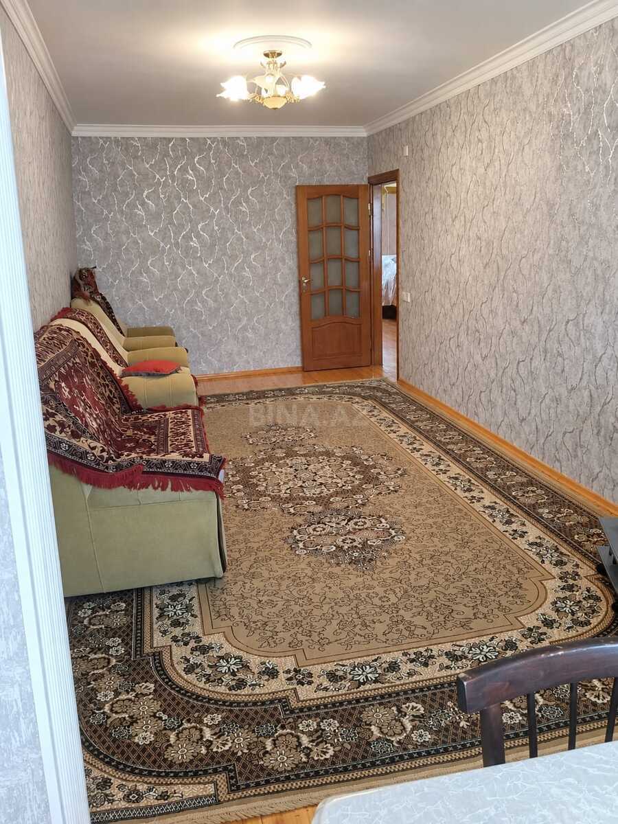 4 otaqlı Köhnə tikili, Xalqlar Dostluğu m., Bakı