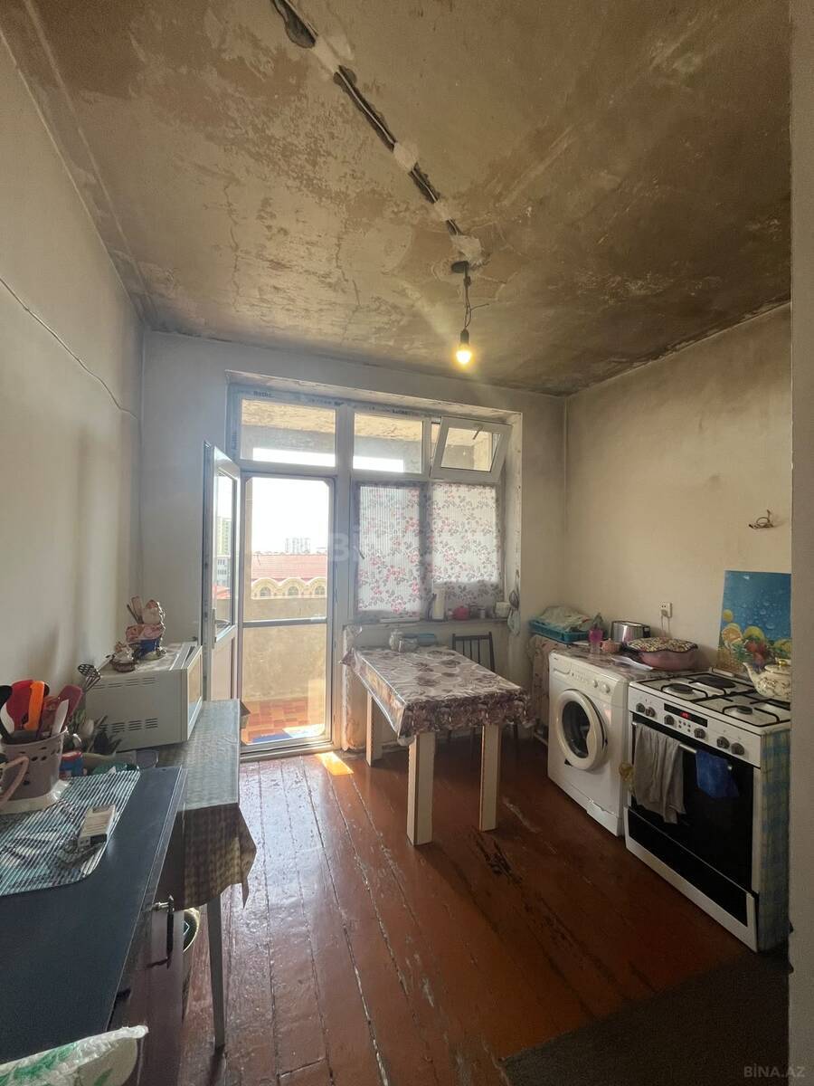 3 otaqlı Köhnə tikili, Həzi Aslanov m., Bakı