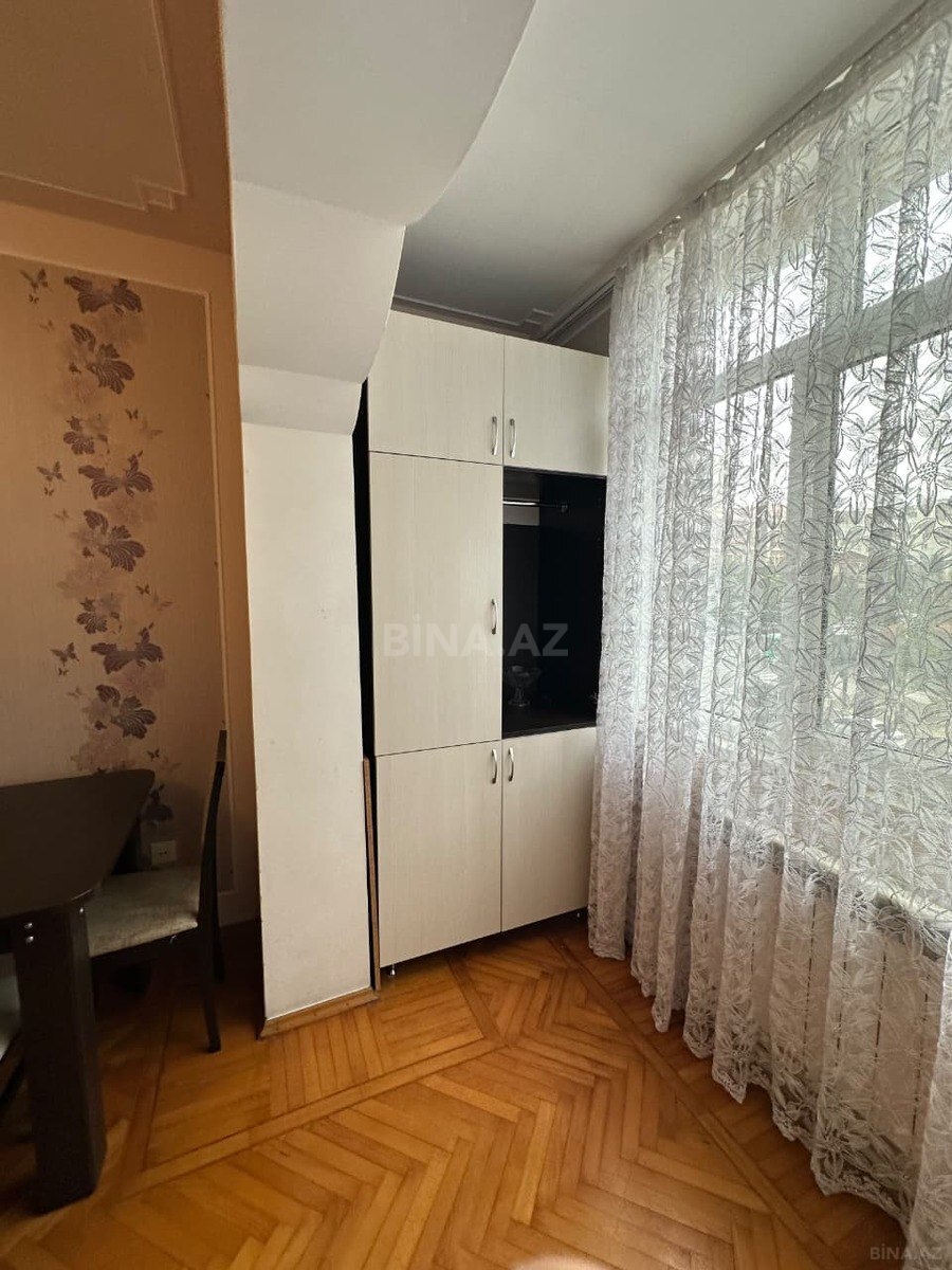 4 otaqlı Köhnə tikili, İnşaatçılar m., Bakı