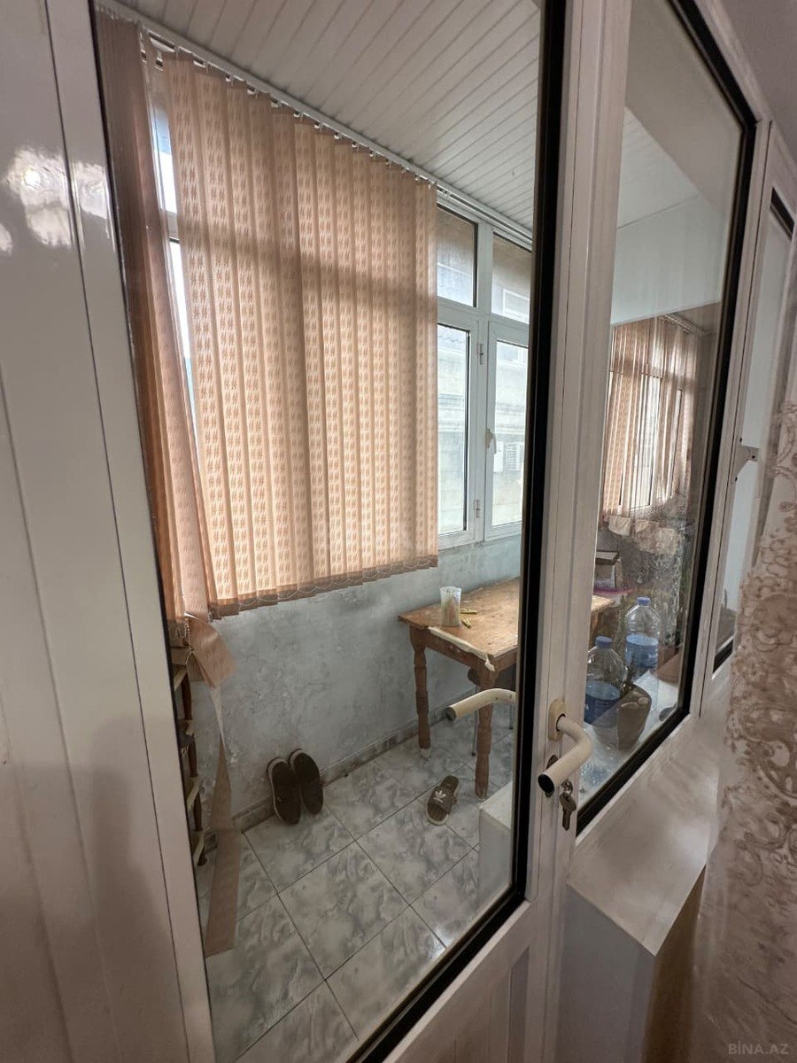 4 otaqlı Köhnə tikili, İnşaatçılar m., Bakı