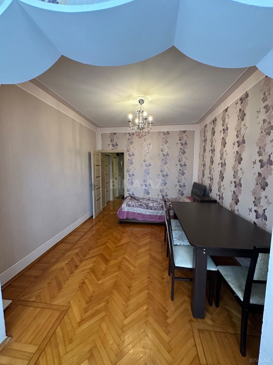 4 otaqlı Köhnə tikili, İnşaatçılar m., Bakı