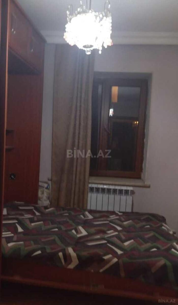 3 otaqlı Köhnə tikili, Nizami m., Bakı
