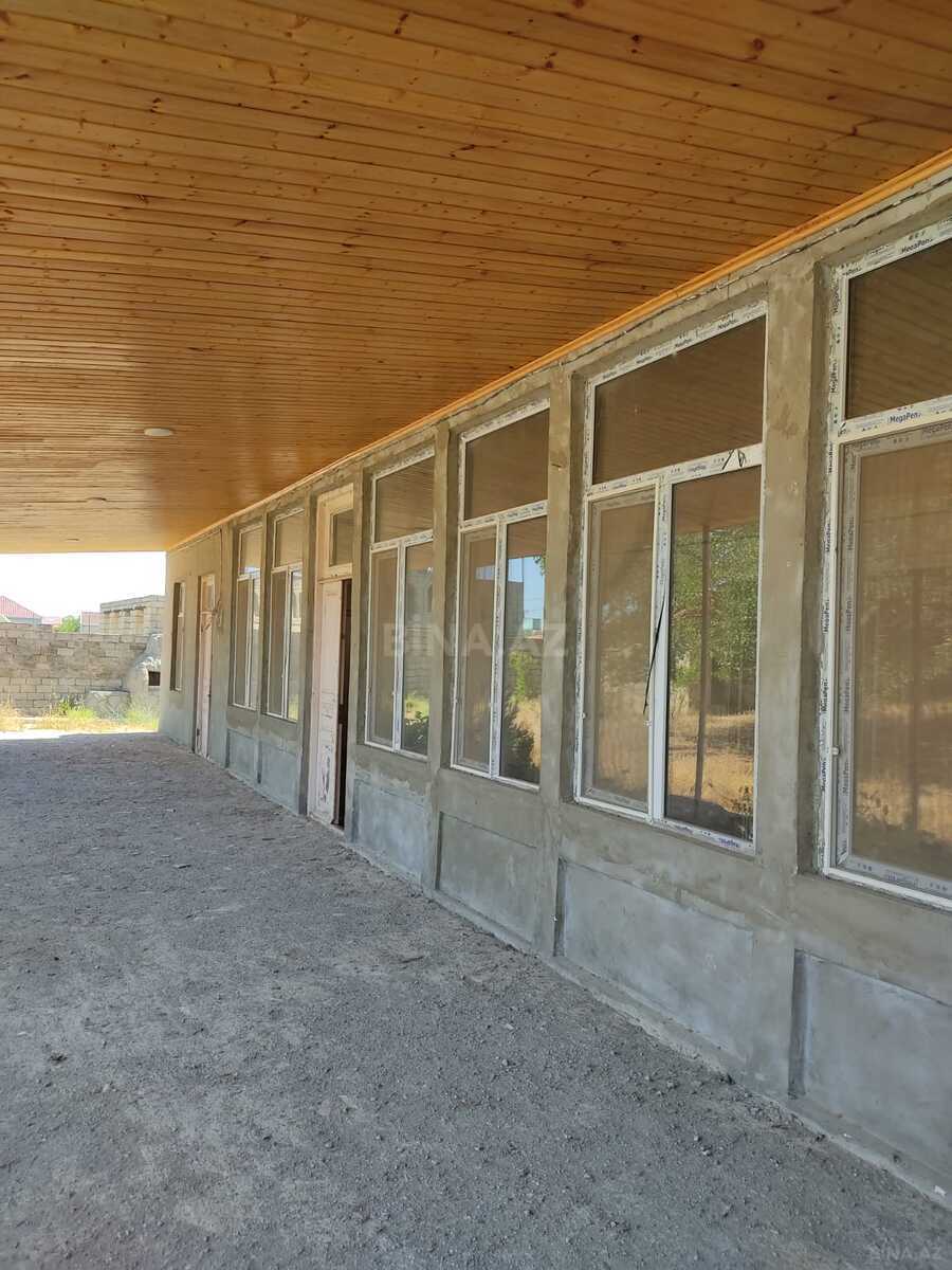 Torpaq Pirşağı q., Bakı