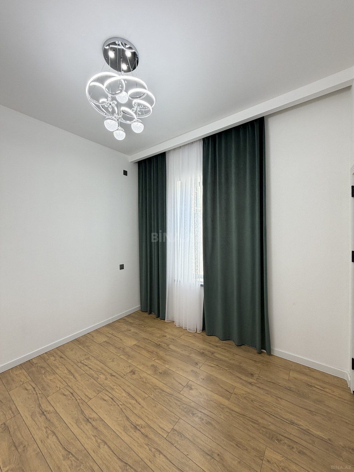 Həyət evi/Bağ evi Şüvəlan q., Bakı