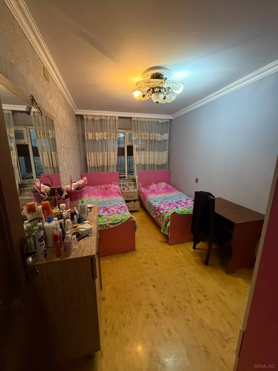 4 otaqlı Köhnə tikili, Xalqlar Dostluğu m., Bakı
