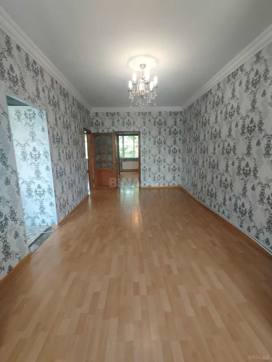 3 otaqlı Köhnə tikili, Memar Əcəmi m., Bakı