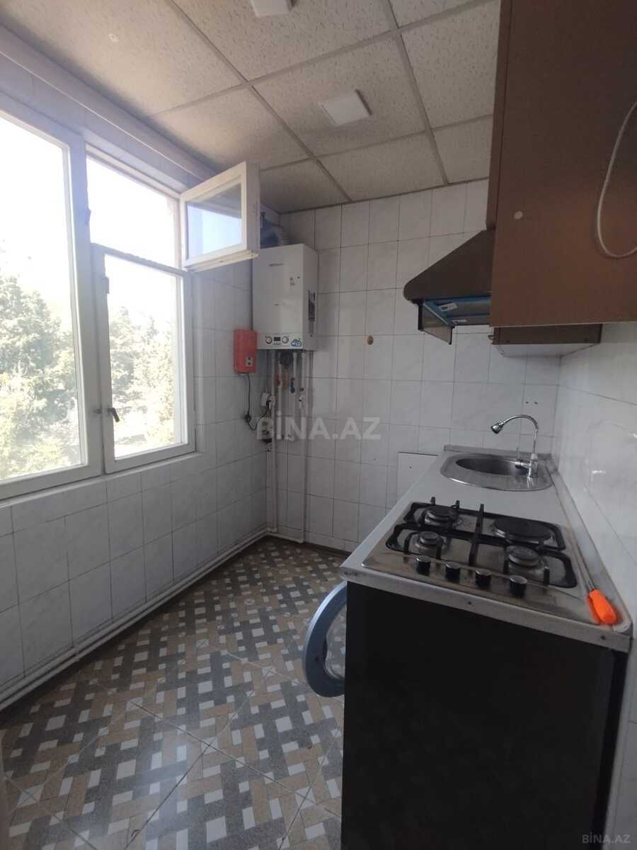 3 otaqlı Köhnə tikili, Memar Əcəmi m., Bakı