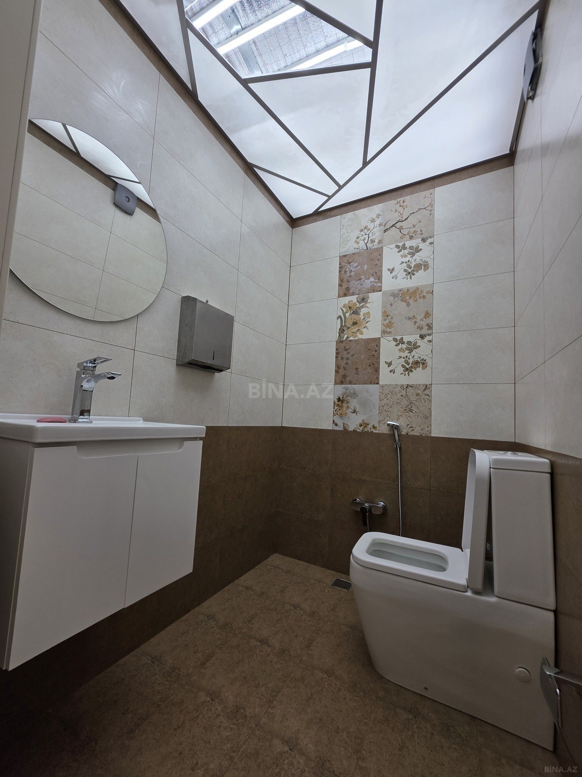 3 otaqlı Yeni tikili, 8 Noyabr m., Bakı
