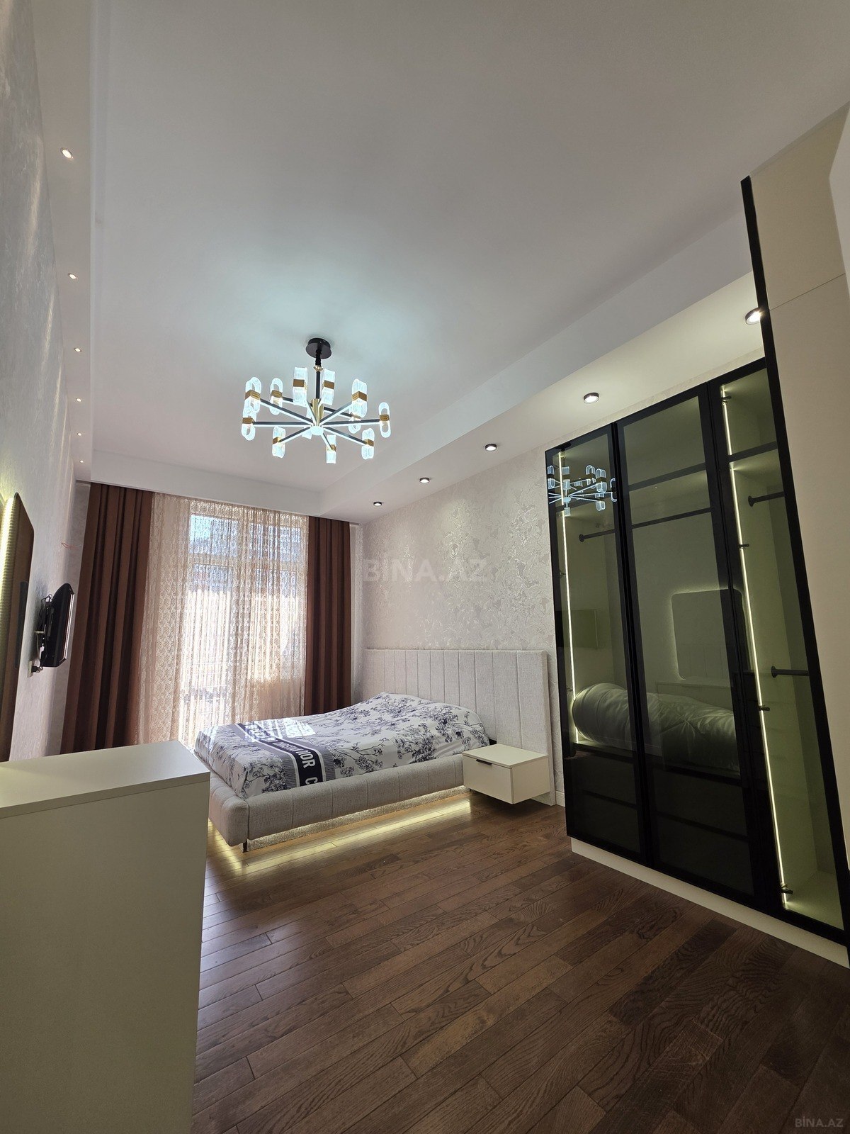 3 otaqlı Yeni tikili, 8 Noyabr m., Bakı
