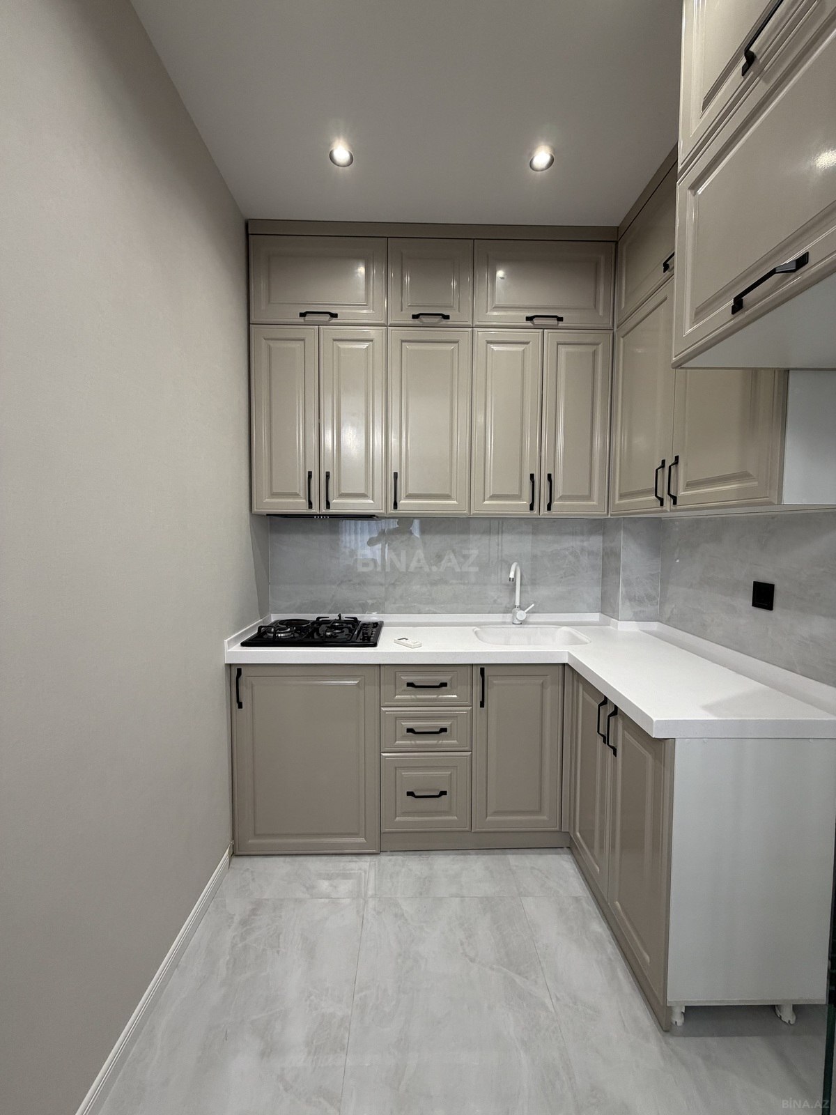 2 otaqlı Yeni tikili, Qara Qarayev m., Bakı