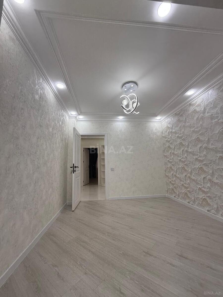 3 otaqlı Köhnə tikili, Xalqlar Dostluğu m., Bakı