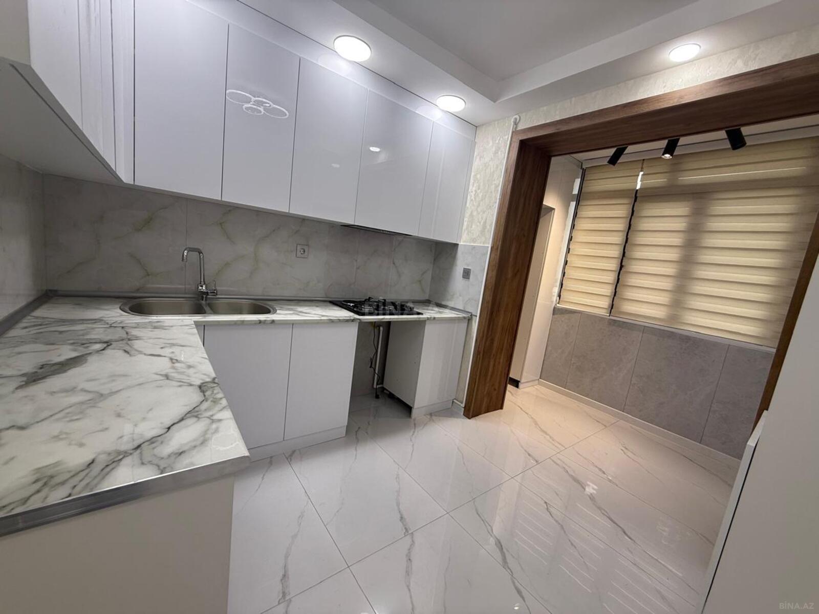 3 otaqlı Köhnə tikili, Xalqlar Dostluğu m., Bakı