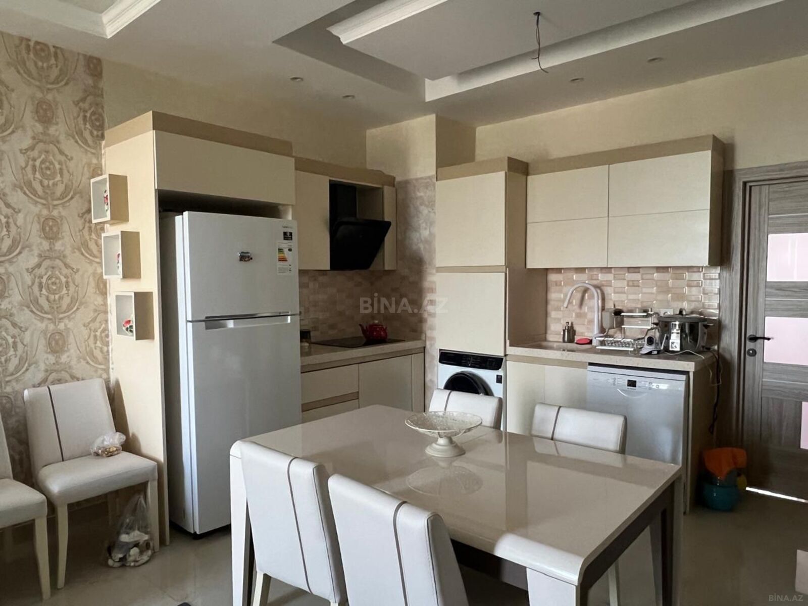 3 otaqlı Yeni tikili, Şah İsmayıl Xətai m., Bakı