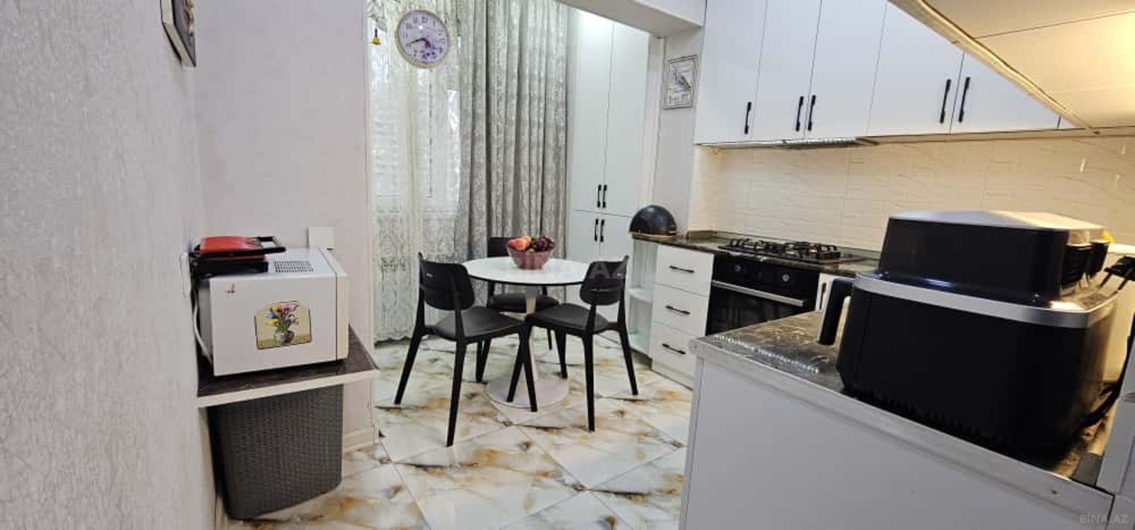 3 otaqlı Köhnə tikili, Elmlər Akademiyası m., Bakı
