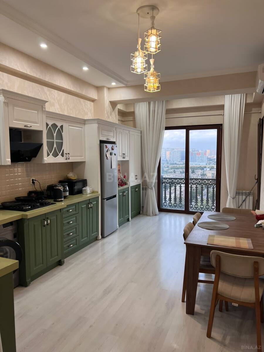 4 otaqlı Yeni tikili, Elmlər Akademiyası m., Bakı