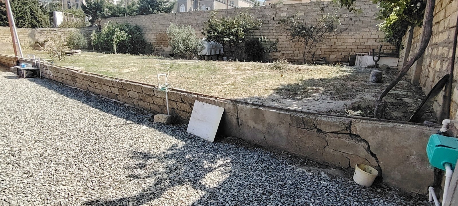 Torpaq Qaraçuxur q., Bakı